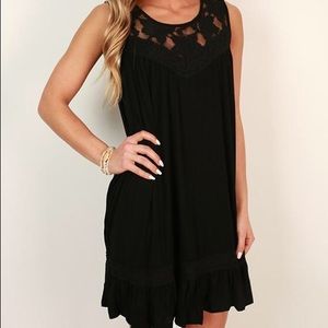 Garden Party Lace Shift Dress in Black